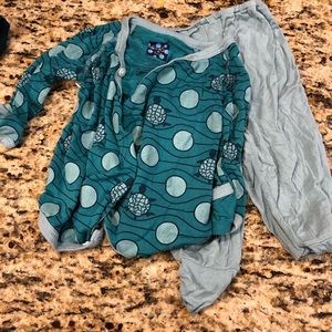 Kickee Turtle Kimono